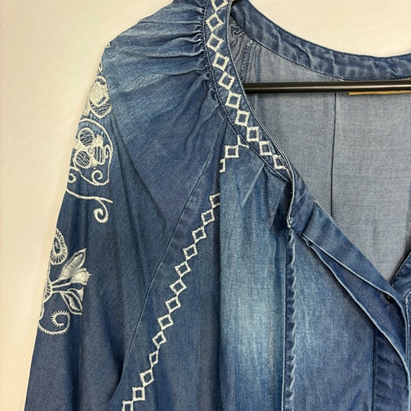 Wrangler Blue Embroidered Button Down Faded Denim Blouse | Size Large - Picture 2 of 8